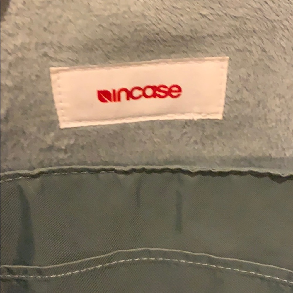 Incase Backpack - Picture 2 of 3